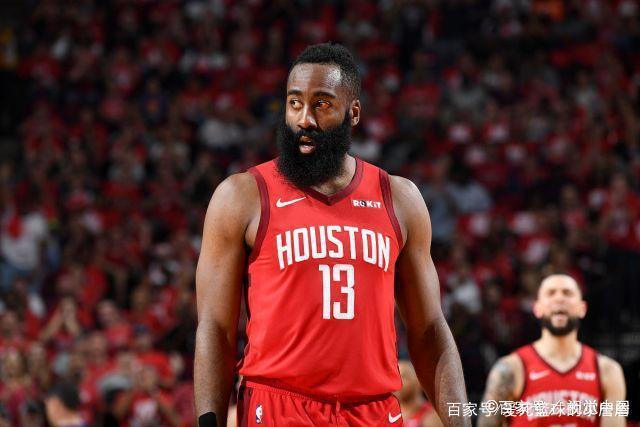 莫里斯回归独行侠 35岁的他是更衣室领袖之一